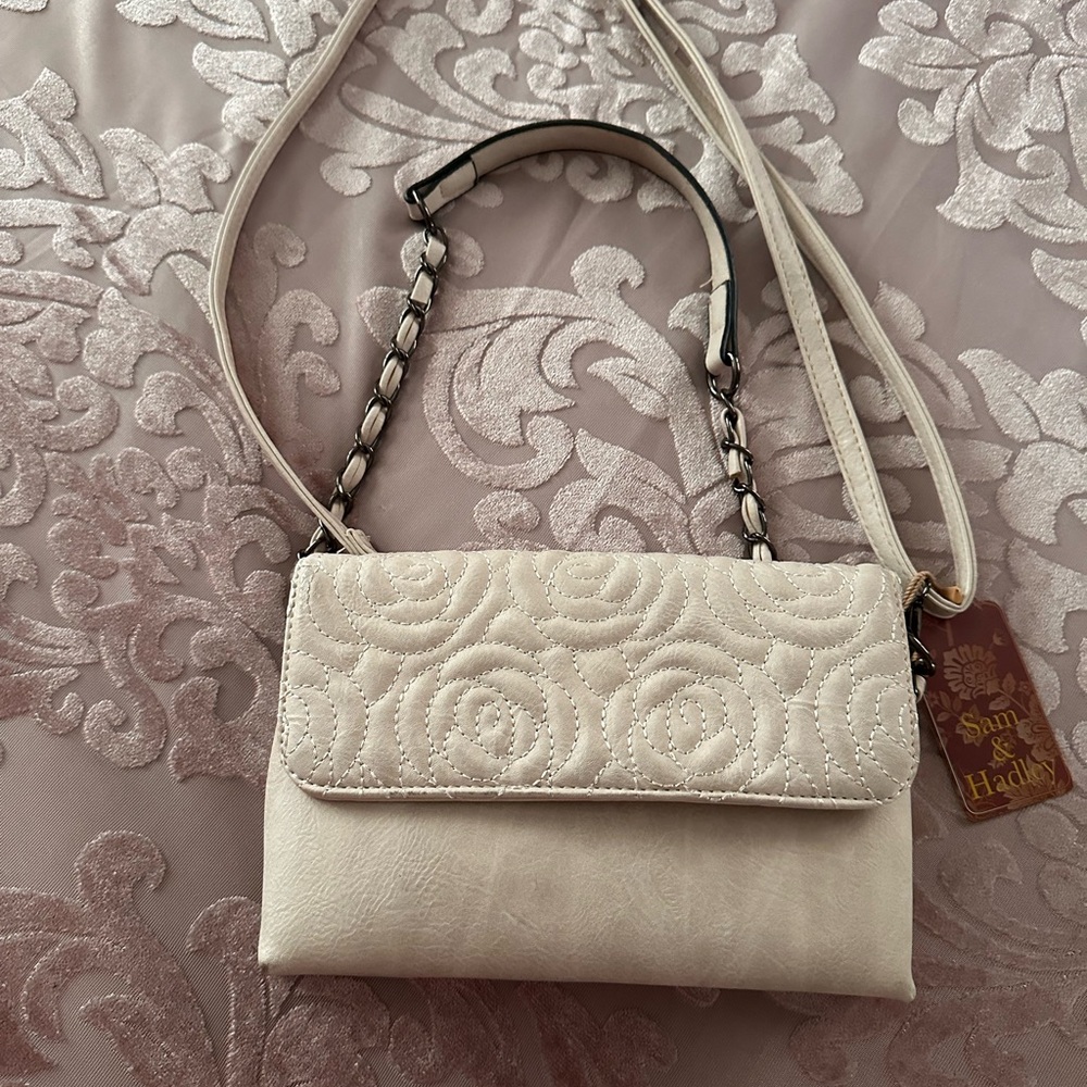 Elegant Cream Handbag
